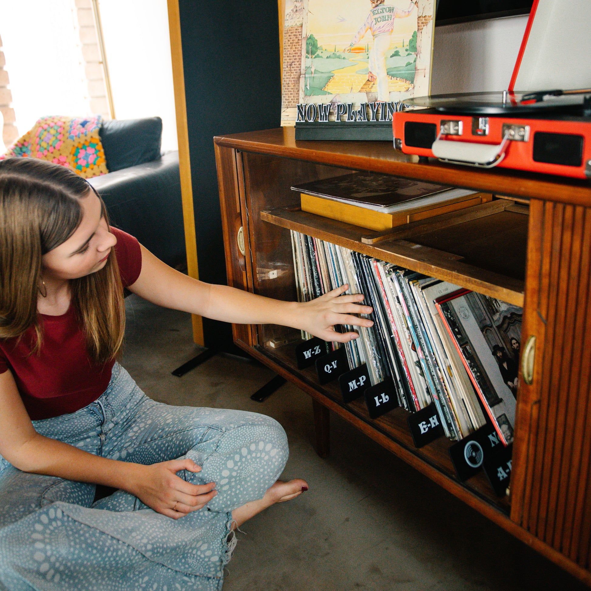 Record Dividers with record console